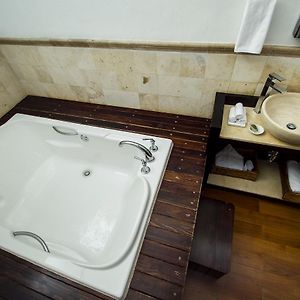 Superior King Suite